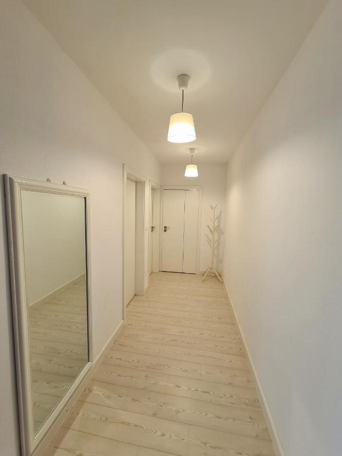 Central Apartament Urbana Arad Buitenkant foto