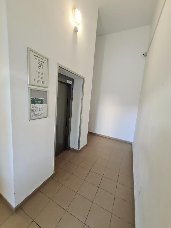 Central Apartament Urbana Arad Buitenkant foto