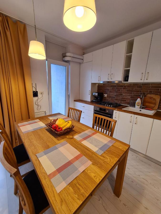 Central Apartament Urbana Arad Buitenkant foto
